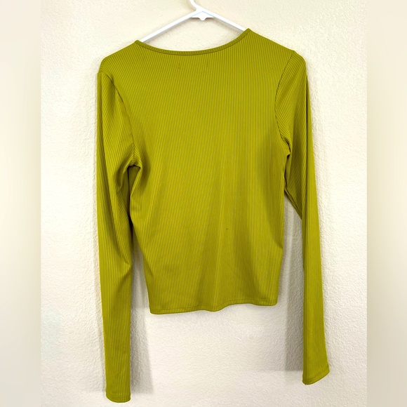 Urban Outfitters Green Chartreuse Going Out Top Cleavage Size Large - Picture 5 of 6